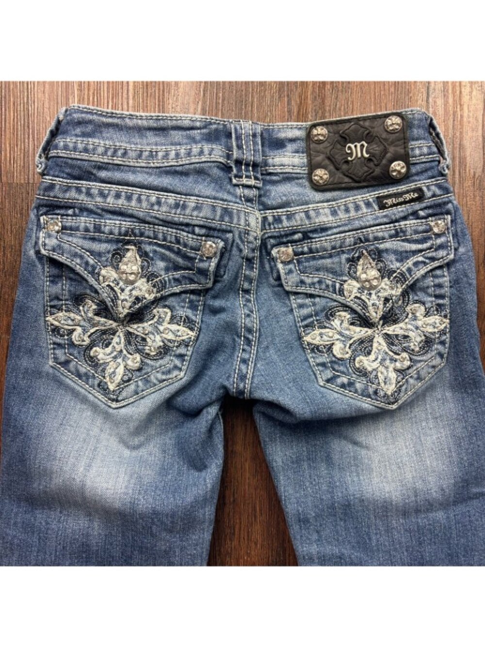 MISS ME Capri Jeans Embellished Sequins Distressed Light Wash Size 24 - Picture 4 of 12